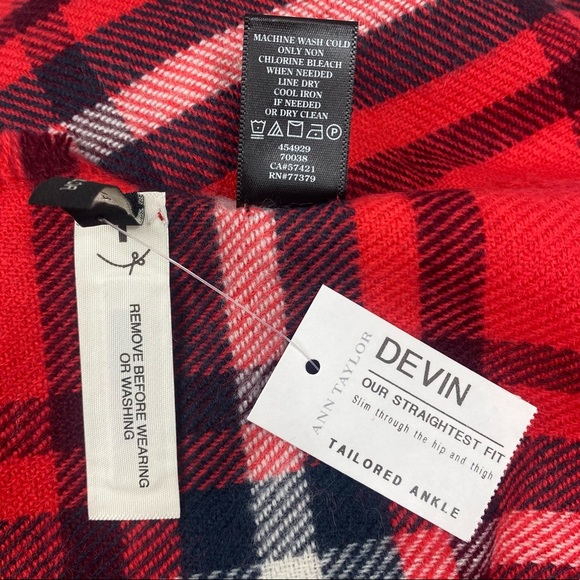NWT Ann Taylor Plaid Pattern Winter Scarf - Picture 8 of 8